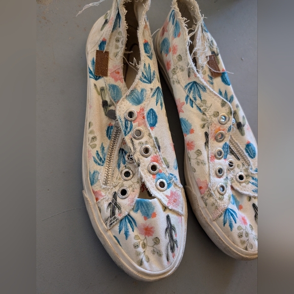 Blowfish Size 10 Cactus Design Slip On Sneakers - Picture 7 of 8